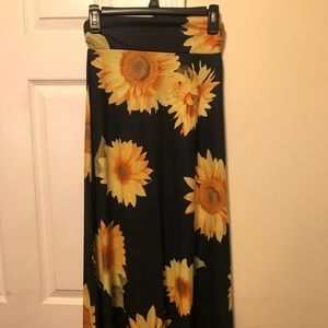 navy blue skirt with flower pattern from wet seal